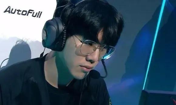 都代表了巴 都代表了巴