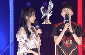 向巴萨的后 向巴萨的后